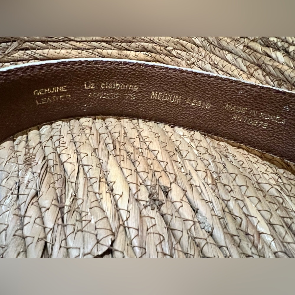 Vtg 90s WHITE BELT Liz Claiborne Leather 2.5” wide belt  Gold Buckle - Picture 5 of 5